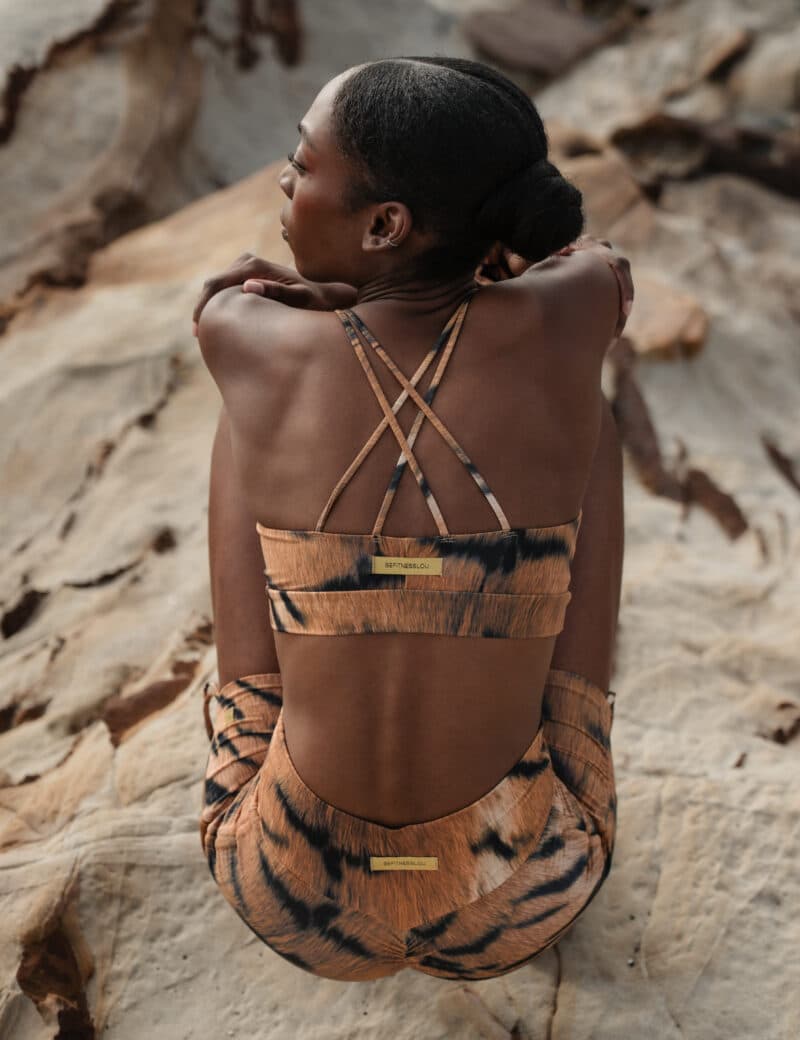 Top Ambar Tiger animal print